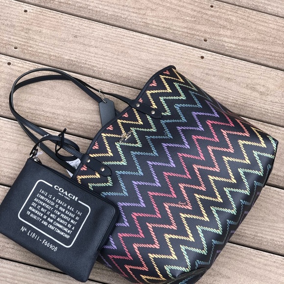 NWT Coach Chevron reversible tore&wristlet&pouch - Picture 6 of 8